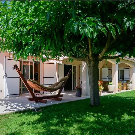 Hibiscus Vila Antibes